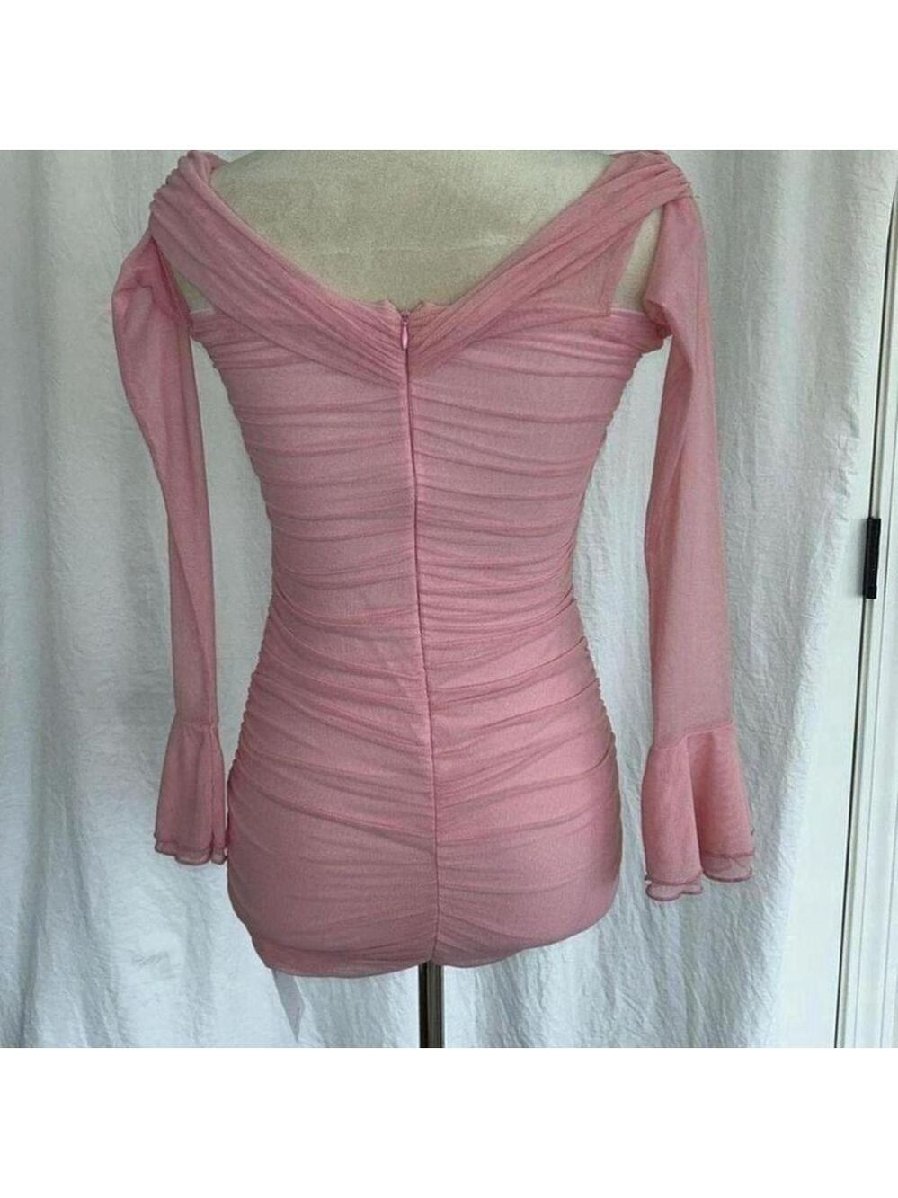 dresses - Picture 3 of 8